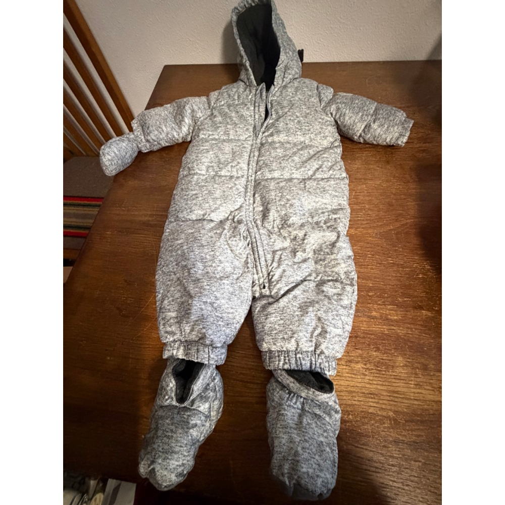 Baby Gap Snowsuit 6-12 Months Gray Bunting Puffer Hooded Mittens Booties Winter